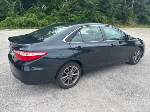 Used 2017 Toyota Camry SE FWD image 4