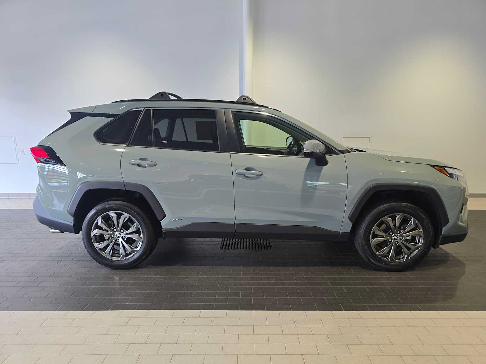 Used 2023 Toyota RAV4 XLE Premium AWD/4WD image 8