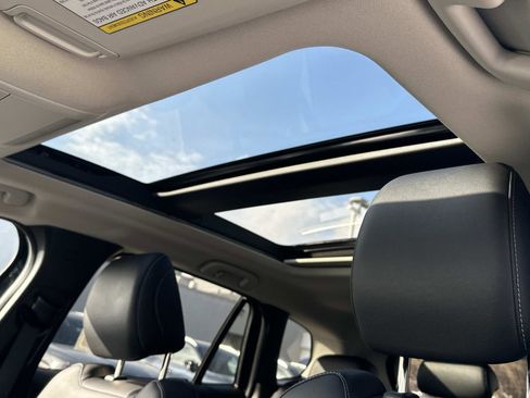 Certified 2025 MAZDA CX-50 AWD 2.5 S w/ Premium Package image 18