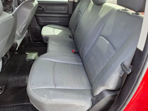 Used 2019 RAM 1500 Tradesman w/ Chrome Appearance Group RWD image 8