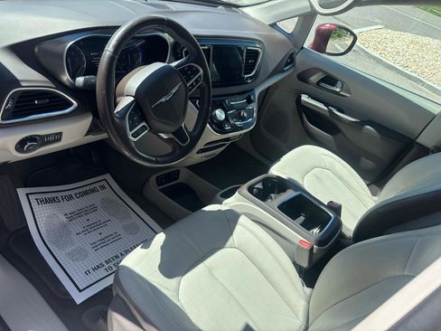 Used 2017 Chrysler Pacifica Touring-L Plus image 12