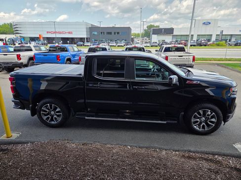 Used 2021 Chevrolet Silverado 1500 RST AWD/4WD image 3