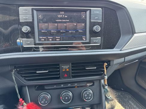 Used 2019 Volkswagen Jetta S w/ Driver Assistance Package image 9