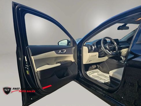 Used 2023 Kia Forte LXS FWD image 9