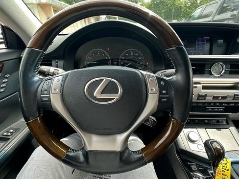 Used 2013 Lexus ES 350 w/ Luxury Pkg FWD image 11