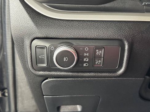 Used 2021 Ford Explorer XLT w/ Equipment Group 202A AWD/4WD image 15