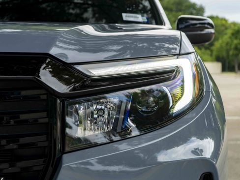 Used 2025 Honda Passport Black Edition image 11