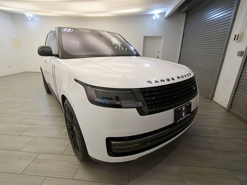 Used 2023 Land Rover Range Rover SE AWD/4WD image 7