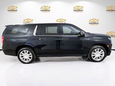 Used 2022 Chevrolet Suburban High Country image 8