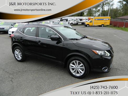 Used 2018 Nissan Rogue Sport SV w/ SV Technology Package image 1