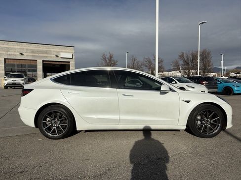 Used 2020 Tesla Model 3 Long Range image 8