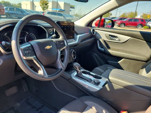 Used 2024 Chevrolet Blazer LT w/ Convenience Package FWD image 13