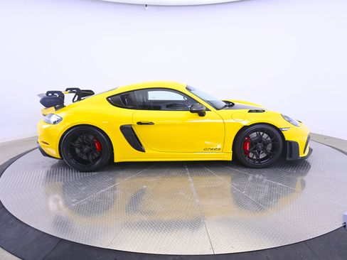 Used 2025 Porsche 718 Cayman GT4 RS RWD image 8