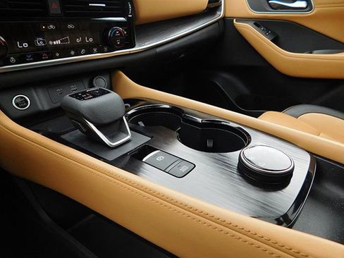 Used 2023 Nissan Rogue Platinum w/ Platinum Premium Package image 22