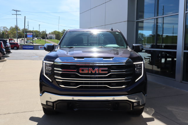 Used 2024 GMC Sierra 1500 SLT w/ SLT Premium Plus Package AWD/4WD image 6