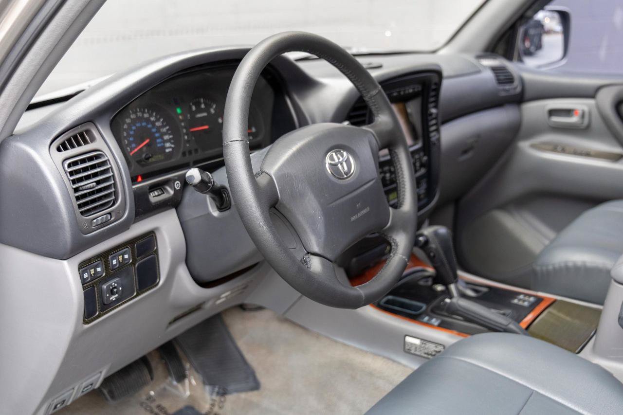 Used 2001 Toyota Land Cruiser AWD/4WD image 8