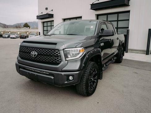 Used 2021 Toyota Tundra Platinum image 3