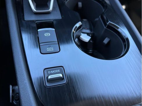 Used 2025 Nissan Rogue SV image 17