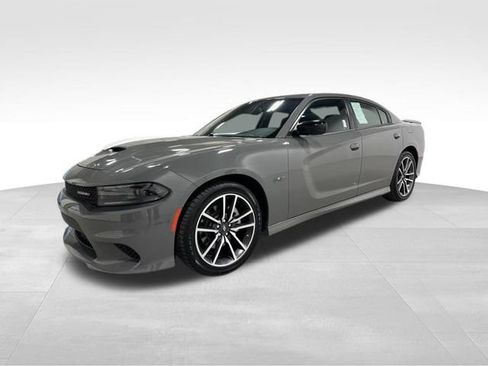 Used 2023 Dodge Charger R/T w/ Technology Group RWD image 10