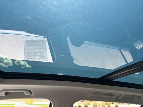 Used 2023 Volkswagen Tiguan SE w/ Panoramic Sunroof Package FWD image 27