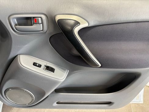 Used 2002 Toyota RAV4 2WD image 18