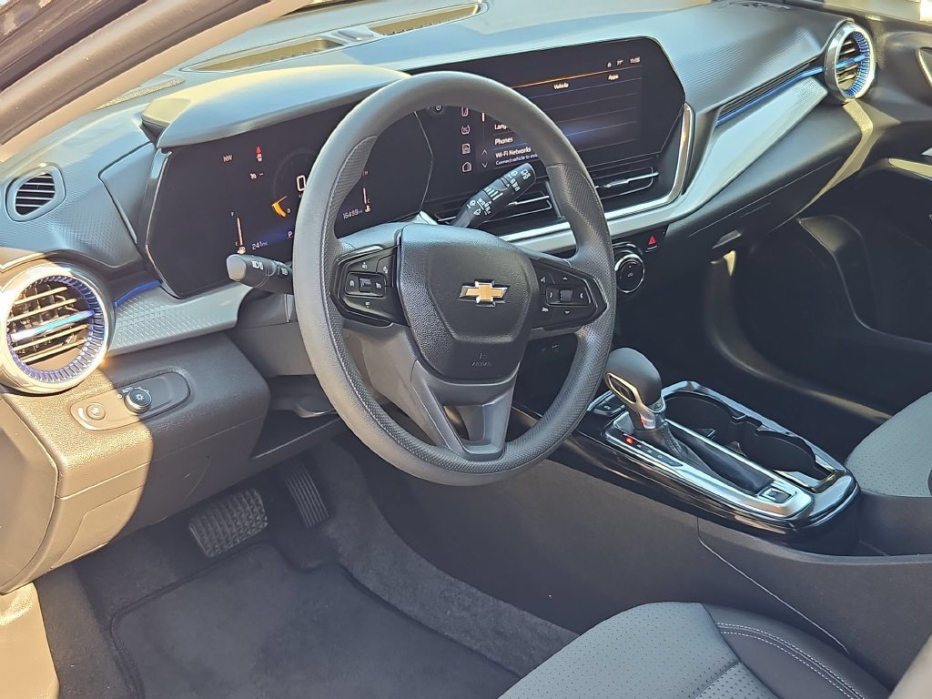 Used 2026 Chevrolet Trax LT FWD image 13