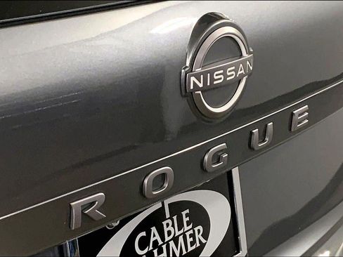 Used 2025 Nissan Rogue SV FWD image 29