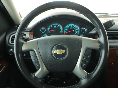 Used 2011 Chevrolet Suburban LTZ AWD/4WD image 22
