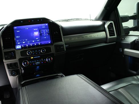 Used 2022 Ford F250 Platinum w/ FX4 Off-Road Package image 19