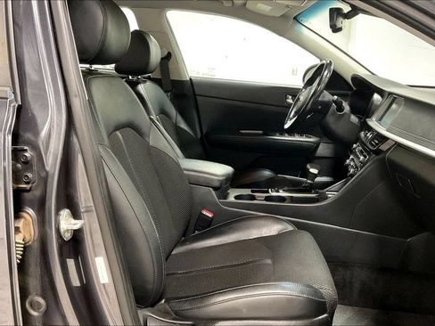 Used 2019 Kia Optima S FWD image 9