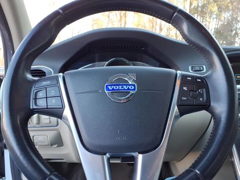 Used 2015 Volvo S60 T5 Premier image 26