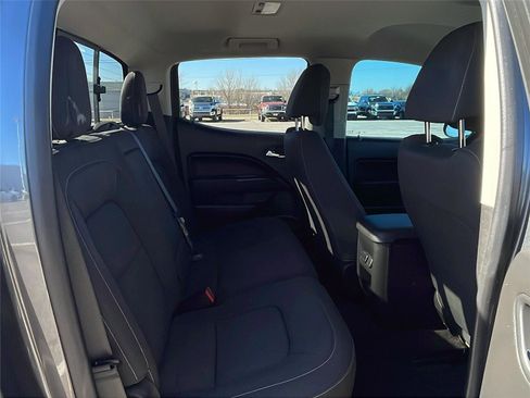 Used 2016 Chevrolet Colorado LT w/ LT Convenience Package image 16