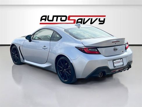 Used 2023 Toyota GR86 Premium image 5