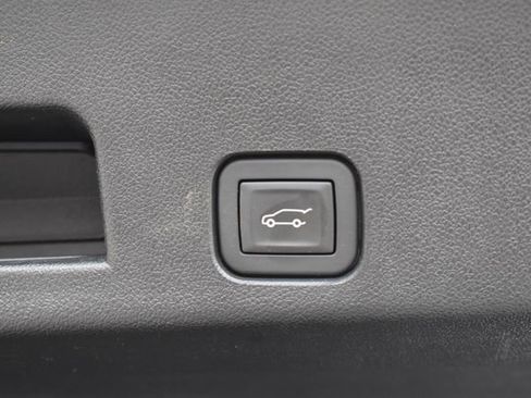New 2025 Chevrolet Traverse High Country w/ LPO, Floor Liner Package FWD image 23
