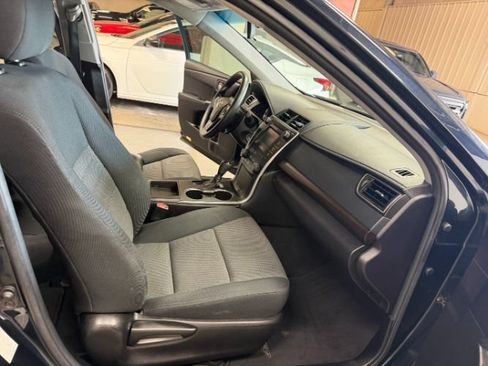 Used 2016 Toyota Camry LE FWD image 27