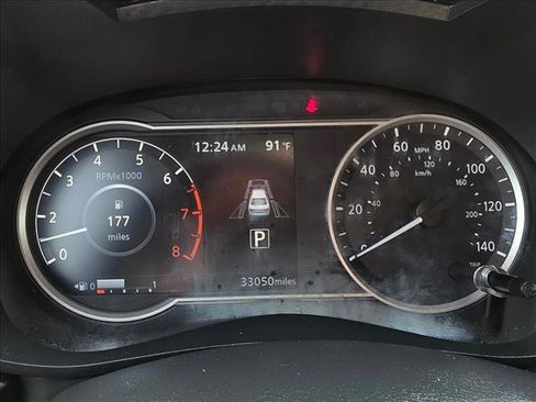 Used 2020 Nissan Versa SR w/ Convenience Package FWD image 26