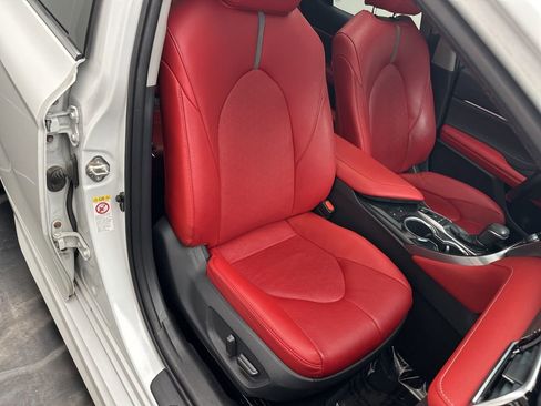 Used 2018 Toyota Camry XSE w/ Driver Assist Package image 9