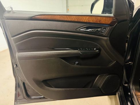 Used 2013 Cadillac SRX Luxury FWD image 17