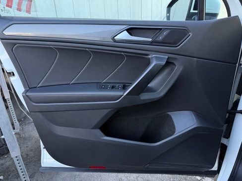 Used 2023 Volkswagen Tiguan SE FWD image 18