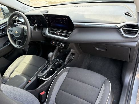 Used 2025 Chevrolet TrailBlazer LT AWD/4WD image 27