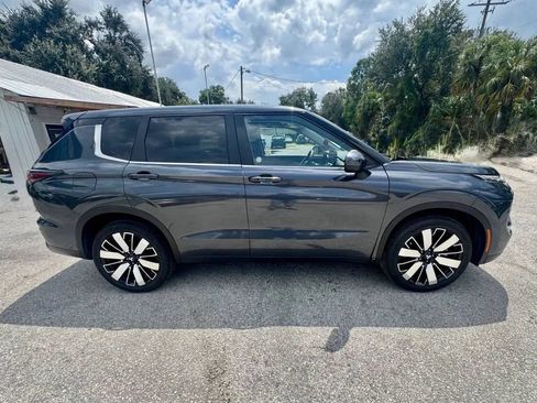 Used 2025 Mitsubishi Outlander SE AWD/4WD image 7