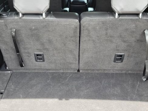 Used 2023 Ford Explorer XLT w/ Equipment Group 202A RWD image 9