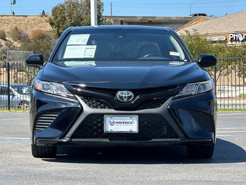 Used 2019 Toyota Camry SE FWD image 7