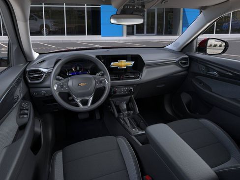 Used 2026 Chevrolet TrailBlazer LT w/ LT Cold Weather Package AWD/4WD image 15