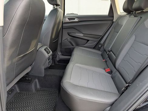 New 2026 Volkswagen Taos SE image 24