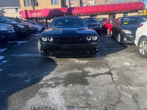 Used 2018 Dodge Challenger R/T Scat Pack w/ Leather Interior Group image 21