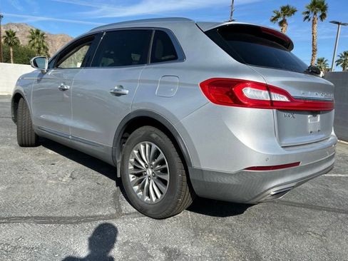 Used 2018 Lincoln MKX Select w/ Select Plus Package FWD image 4