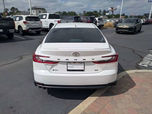 Used 2025 Toyota Camry SE FWD image 6