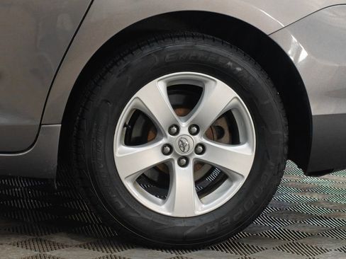 Used 2015 Toyota Sienna LE image 43