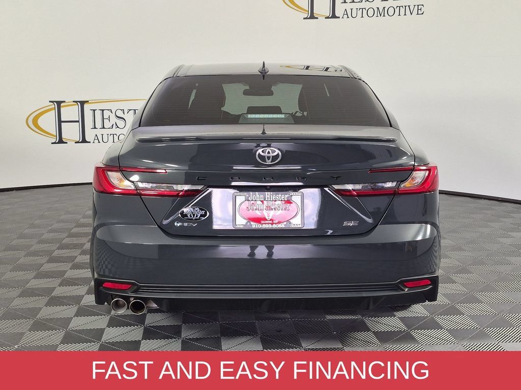 Used 2025 Toyota Camry SE FWD image 5